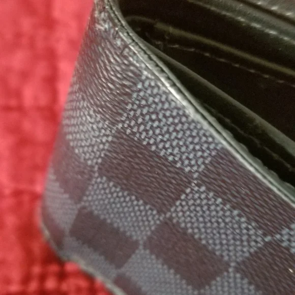 Louis Vuitton Black and Gray Checkered Wallet - Picture 7 of 7
